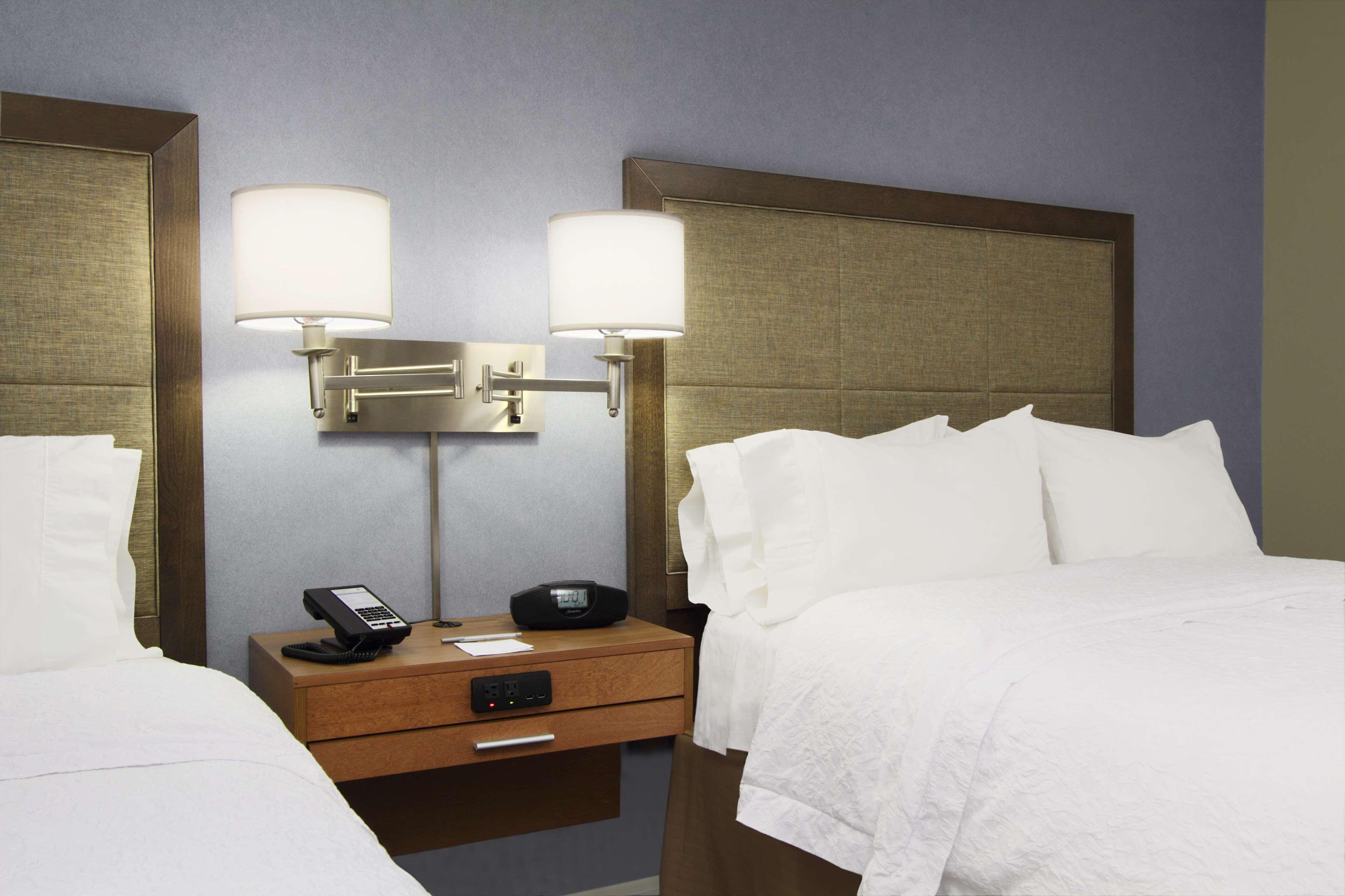 Hampton By Hilton Austin South - I-35 & Ben White Hotel Екстериор снимка