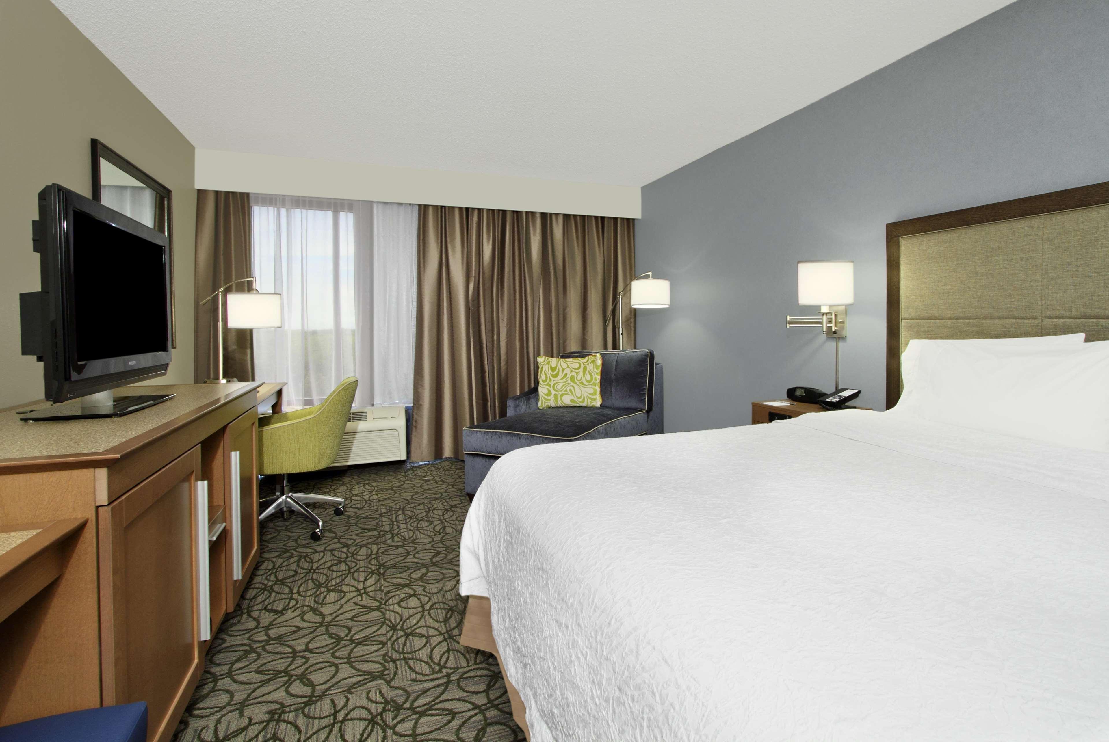 Hampton By Hilton Austin South - I-35 & Ben White Hotel Екстериор снимка