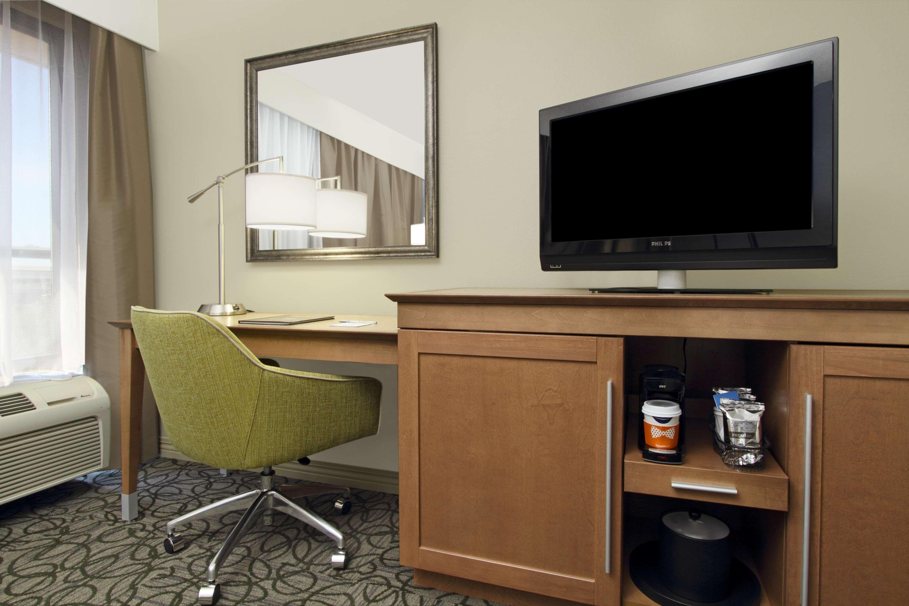 Hampton By Hilton Austin South - I-35 & Ben White Hotel Екстериор снимка