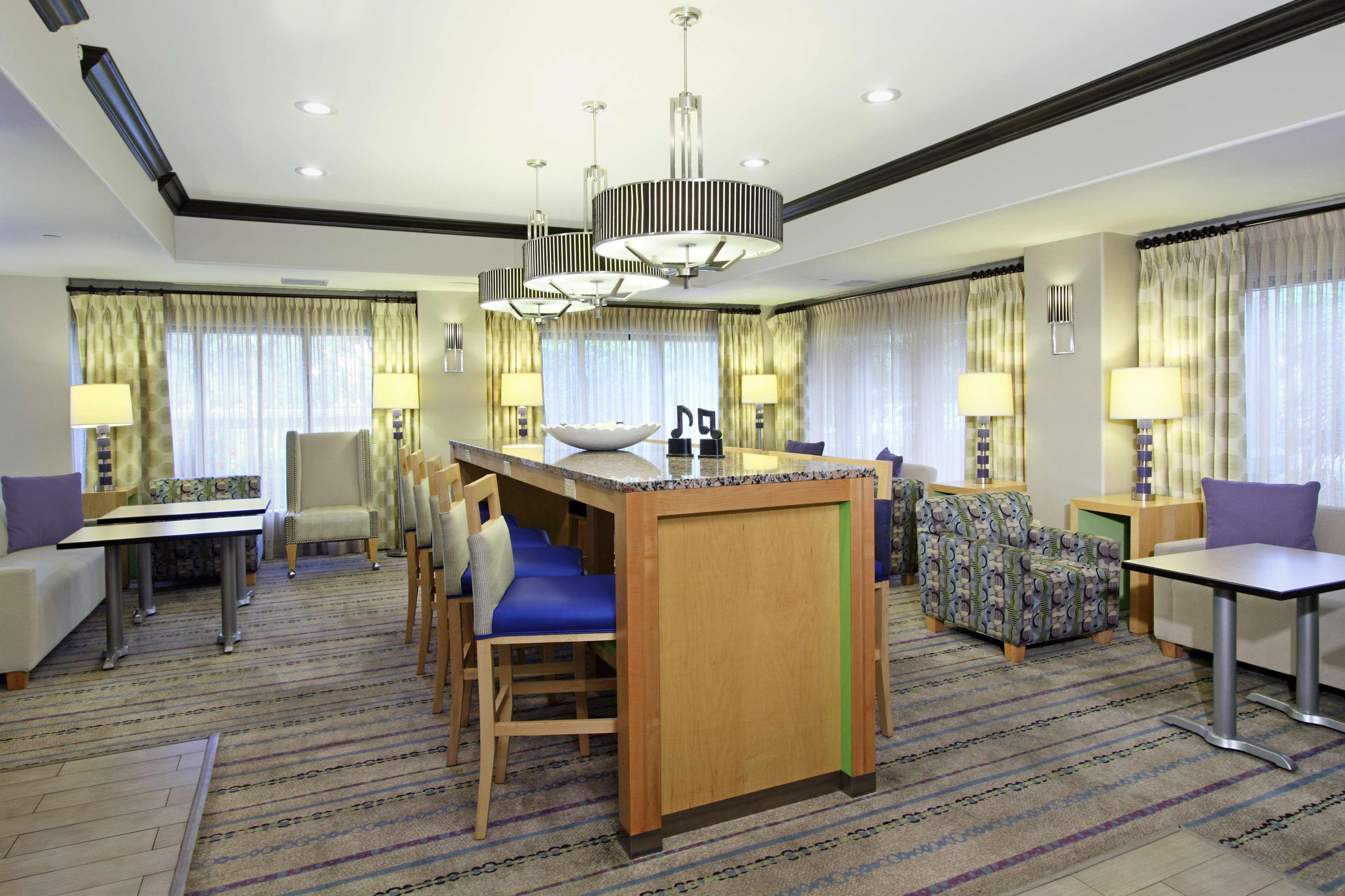 Hampton By Hilton Austin South - I-35 & Ben White Hotel Екстериор снимка