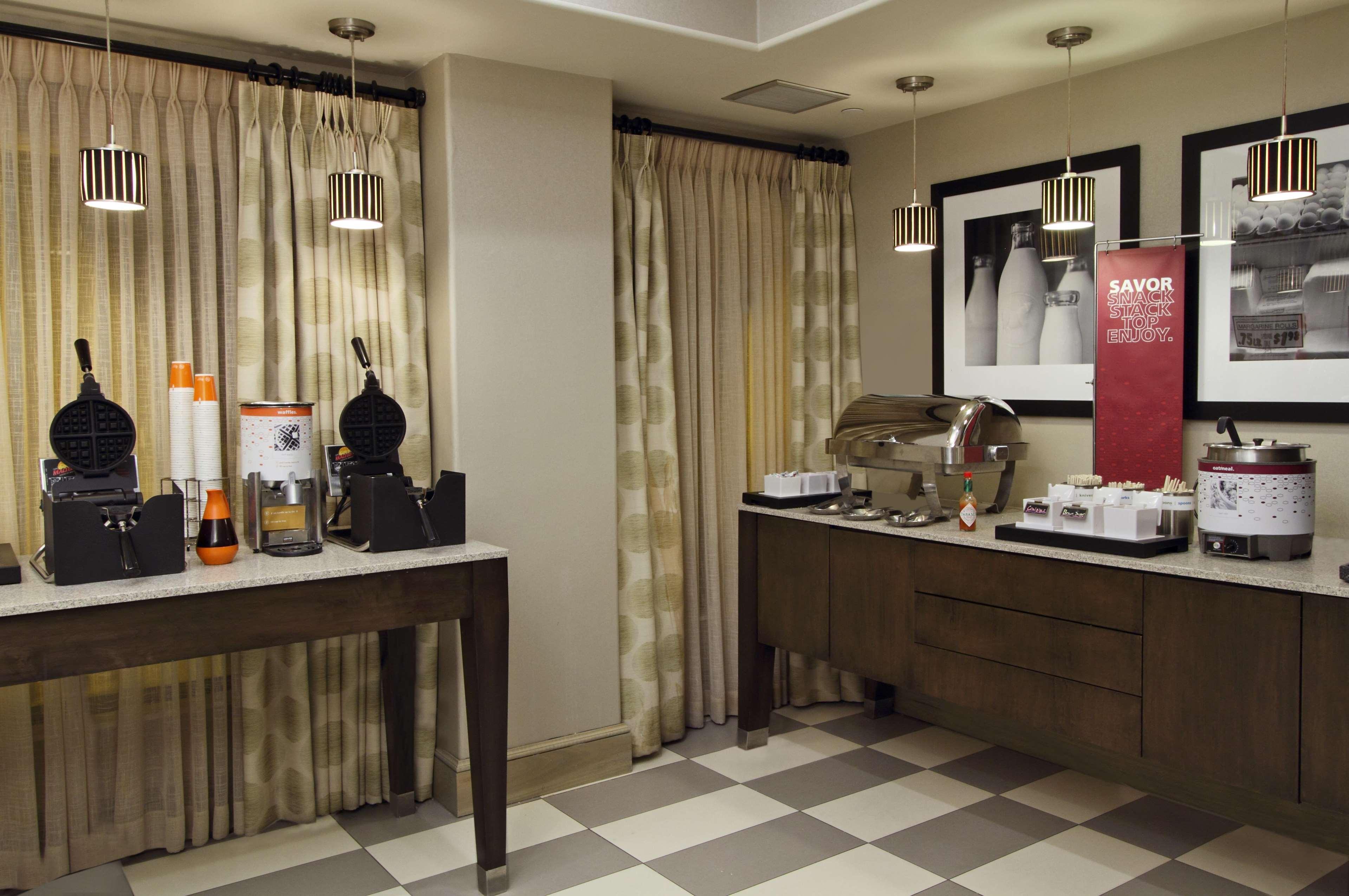 Hampton By Hilton Austin South - I-35 & Ben White Hotel Екстериор снимка